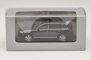 Volkswagen Touareg 7L Schwarz Minichamps 1:43 TOUAREG002 Metall — Bild 5 von 5