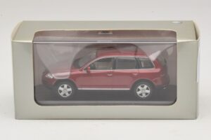 Volkswagen Touareg 7L Rot Minichamps 1:43 TOUAREG003 Metall — Bild 5 von 5