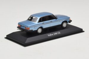 Volvo 240 GL Blue Metallic Maxichamps 1:43 940171400 Metall — Bild 2 von 5