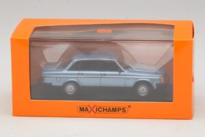 Volvo 240 GL Blue Metallic Maxichamps 1:43 940171400 Metall — Bild 5 von 5