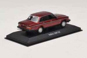 Volvo 240 GL Dark Red Metallic Maxichamps 1:43 940171401 Metall — Bild 2 von 5