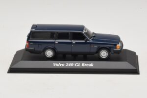 Volvo 240 GL Kombi Dunkelblau Maxichamps 1:43 940171412 Metall