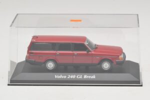 Volvo 240 GL Kombi Rot Maxichamps 1:43 940171410 Metall — Bild 5 von 5